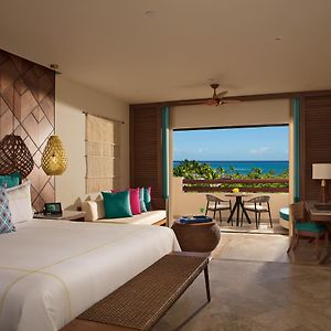 Junior Suite Partial Ocean View King
